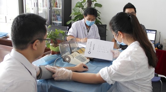 關(guān)注員工身體健康，泰斯特公司組織員工體檢